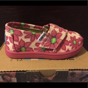 Toms Pink Daisy Toddler shoes